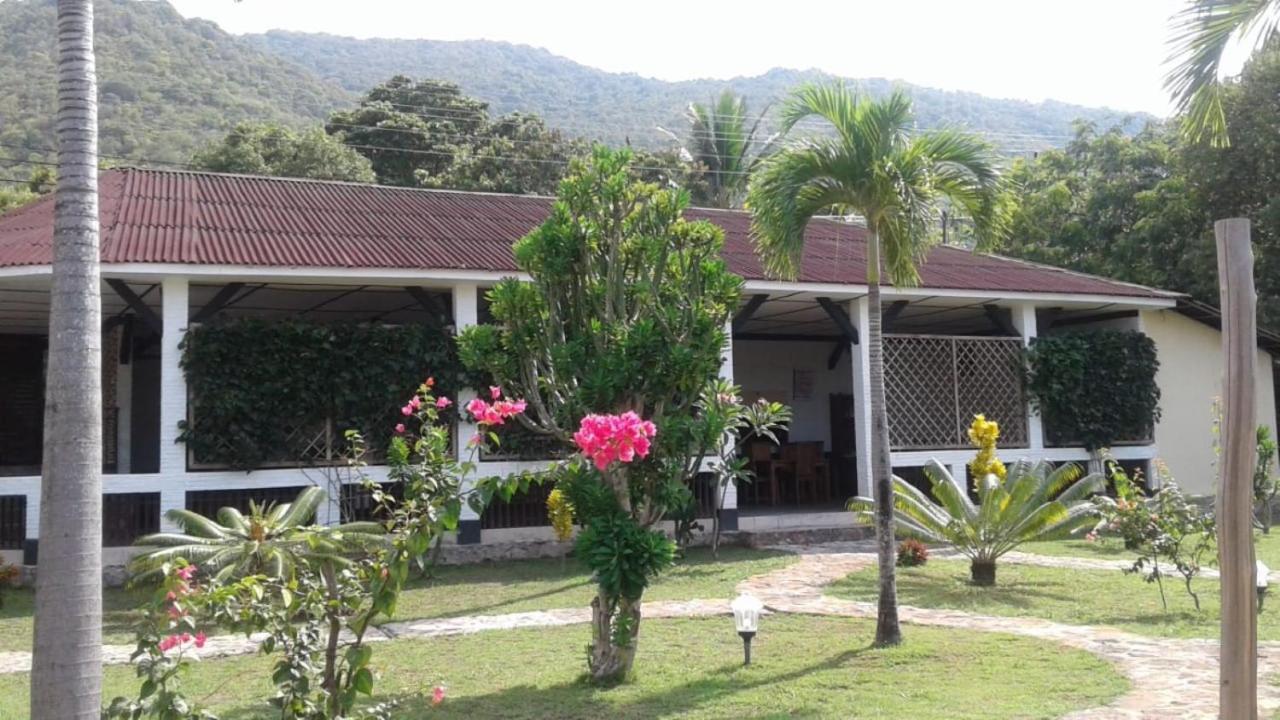 Casavelion Hotel Karimunjawa Exterior photo
