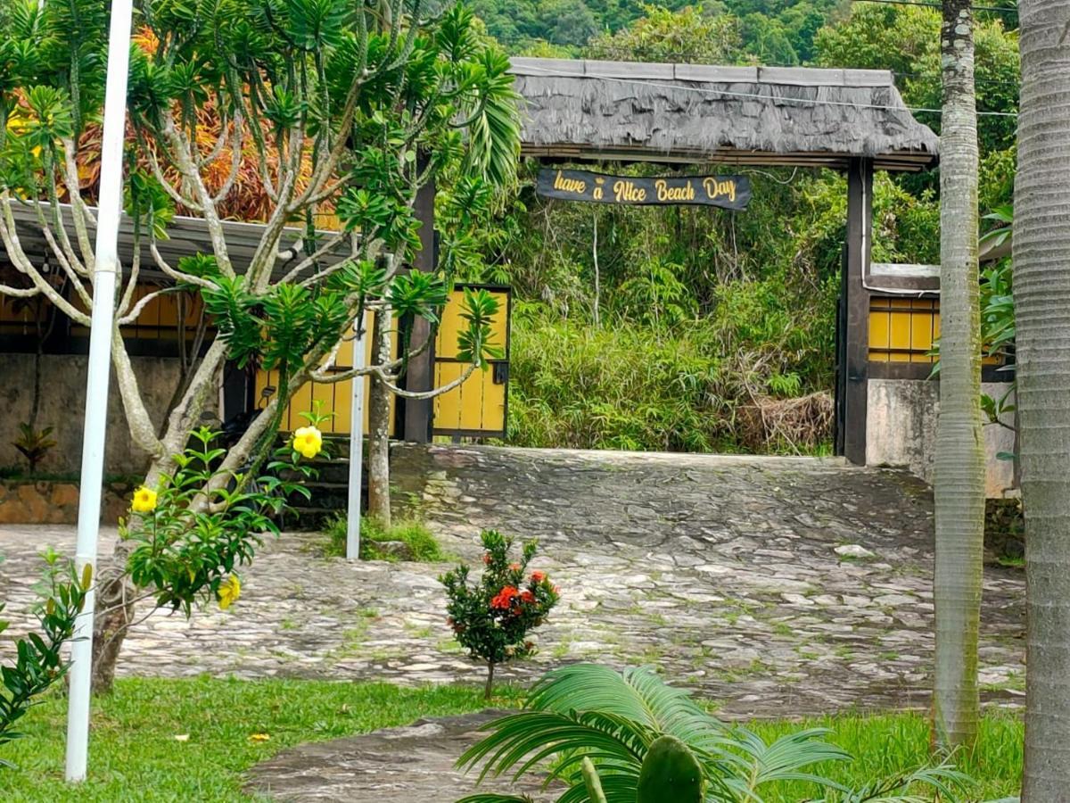 Casavelion Hotel Karimunjawa Exterior photo