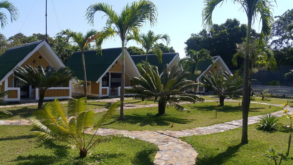 Casavelion Hotel Karimunjawa Exterior photo