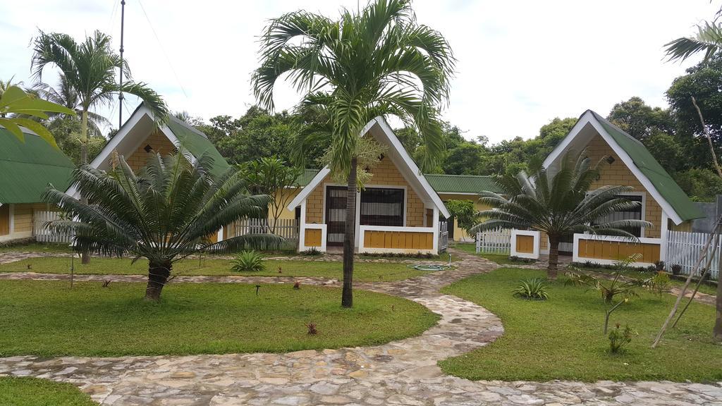 Casavelion Hotel Karimunjawa Exterior photo