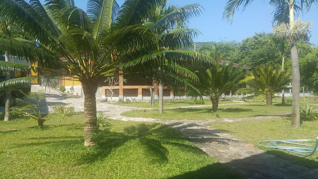 Casavelion Hotel Karimunjawa Exterior photo